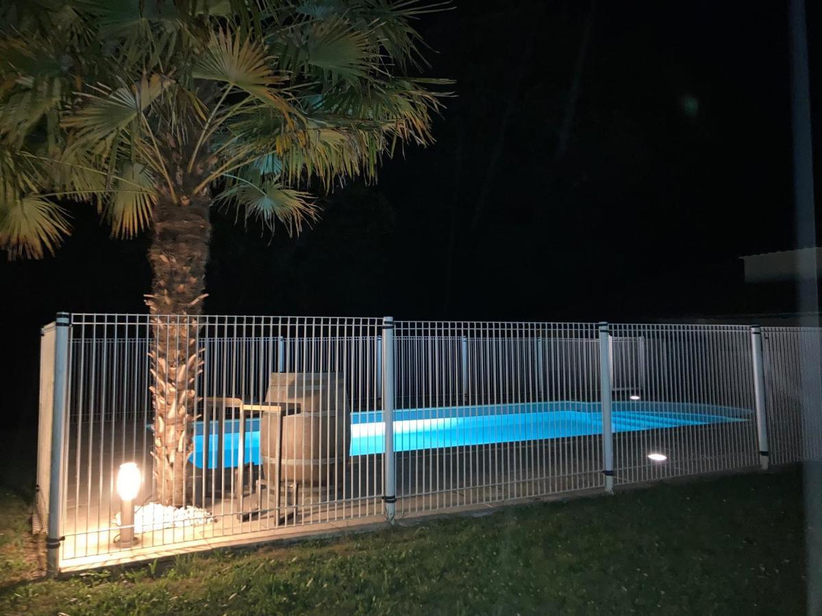 Gite Des Combes Blanches Avec Piscine Frayssinet-le-Gélat Buitenkant foto